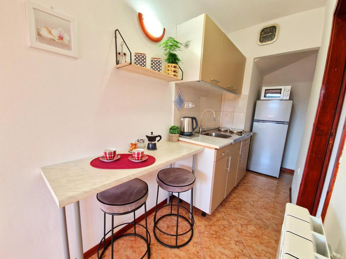 Apartmani Antonija Vozilici Eksteriør bilde
